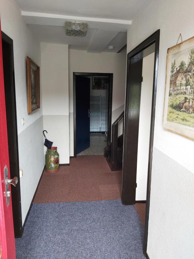 Die Rote Ente Mürlenbach Buitenkant foto